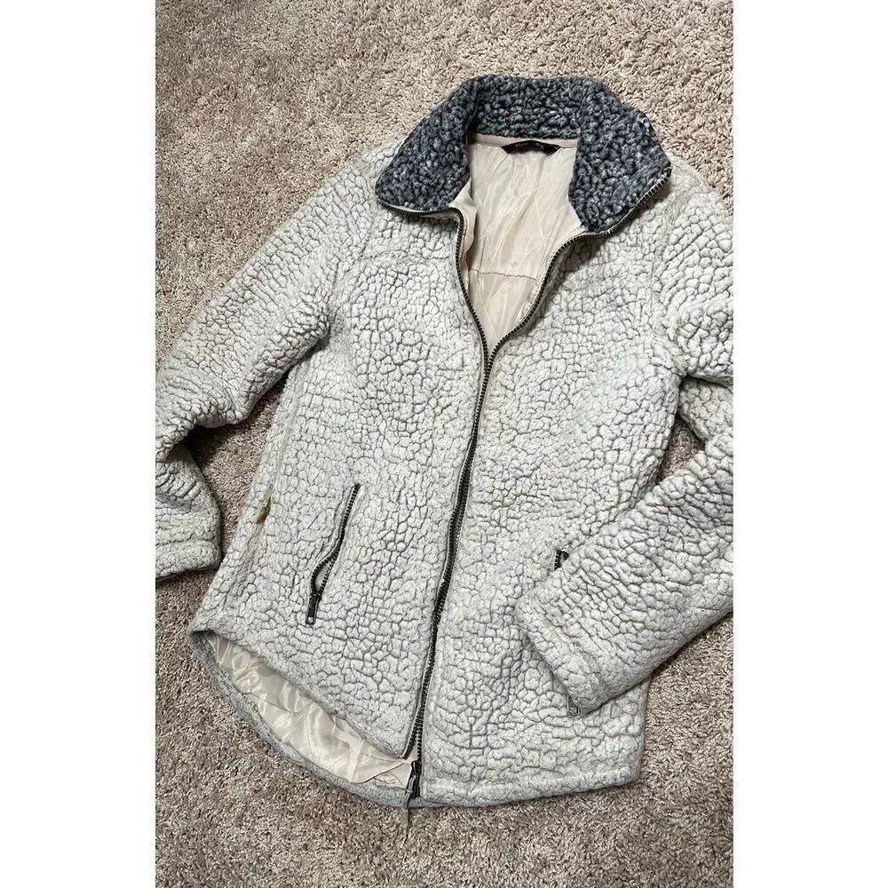 Stoic fuzzy furry zip jacket size XS